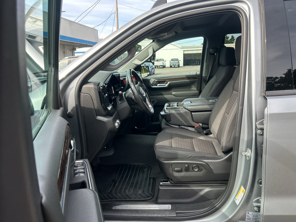 Used 2023 GMC Sierra 1500 Elevation w/ X31 Off-Road Package AWD/4WD image 15