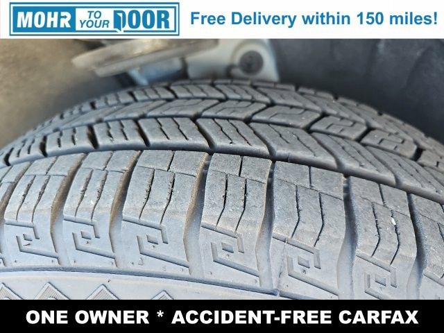 Used 2023 Chevrolet Traverse LT image 25