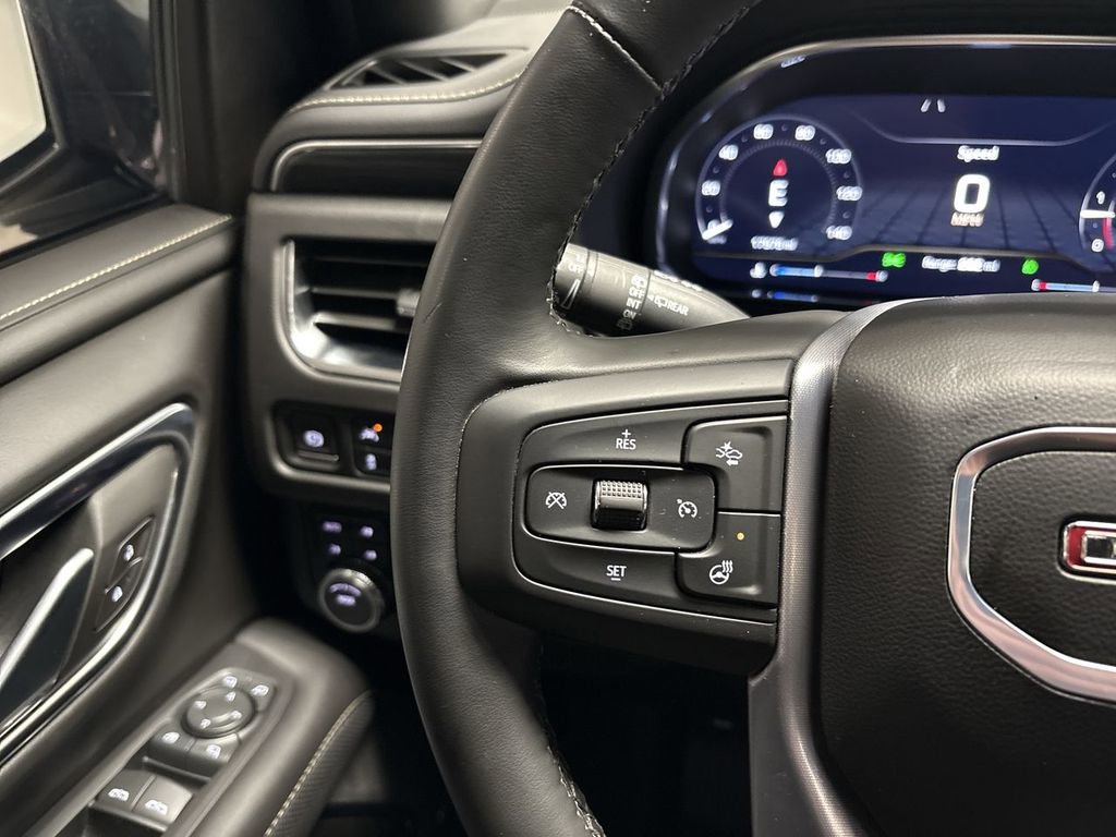 Used 2024 GMC Yukon SLT w/ SLT Luxury Package image 57