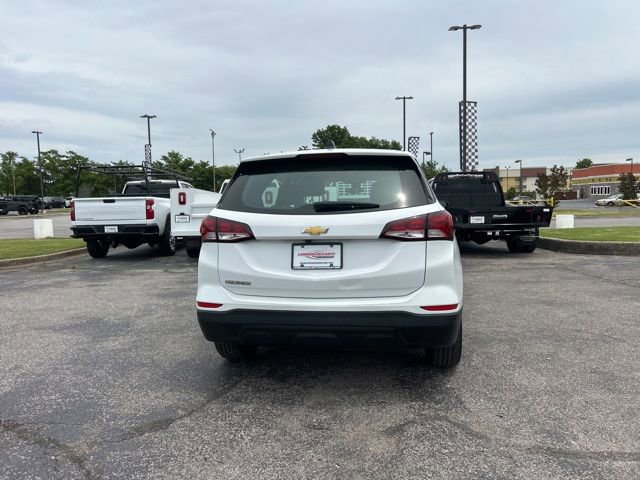 Used 2024 Chevrolet Equinox LS w/ Driver Confidence II Package FWD image 4