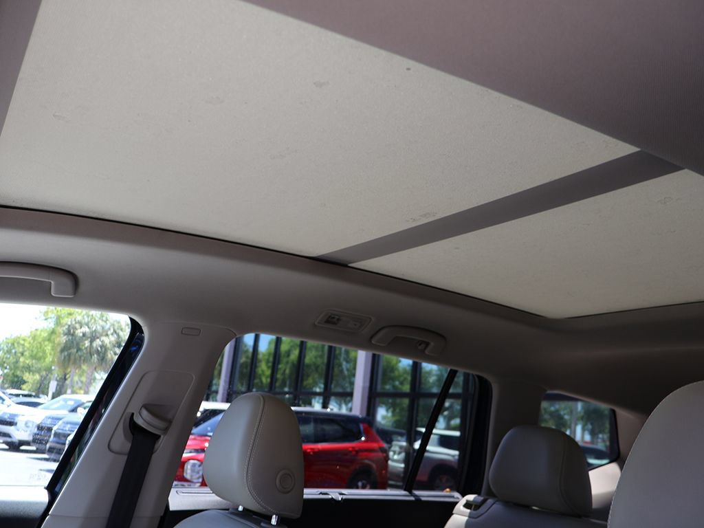 Used 2022 Volkswagen Atlas SE w/ Panoramic Sunroof Package FWD image 22