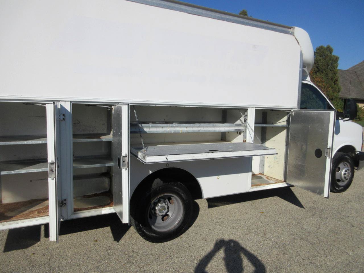Used 2016 Chevrolet Express 3500 RWD image 16
