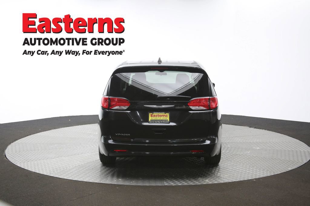 Used 2022 Chrysler Voyager LX image 38