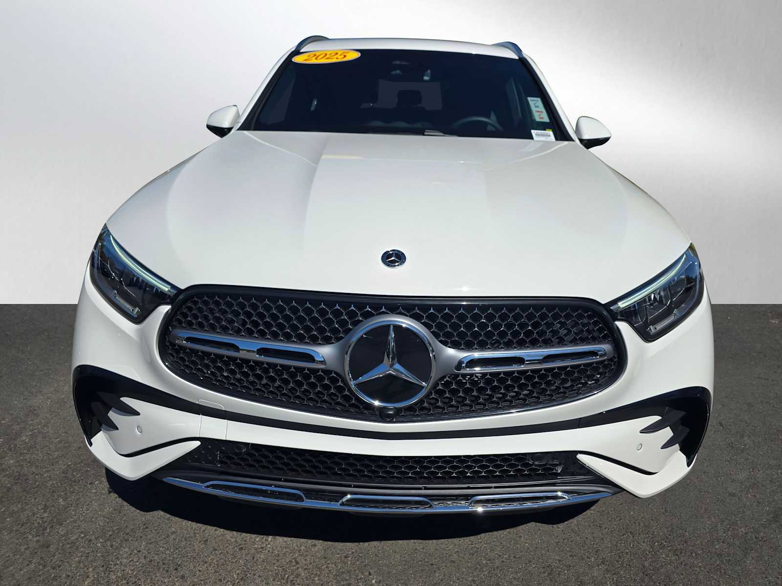 Used 2025 Mercedes-Benz GLC 350e 4MATIC image 8