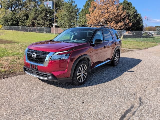 Used 2022 Nissan Pathfinder Platinum w/ Cargo Package
