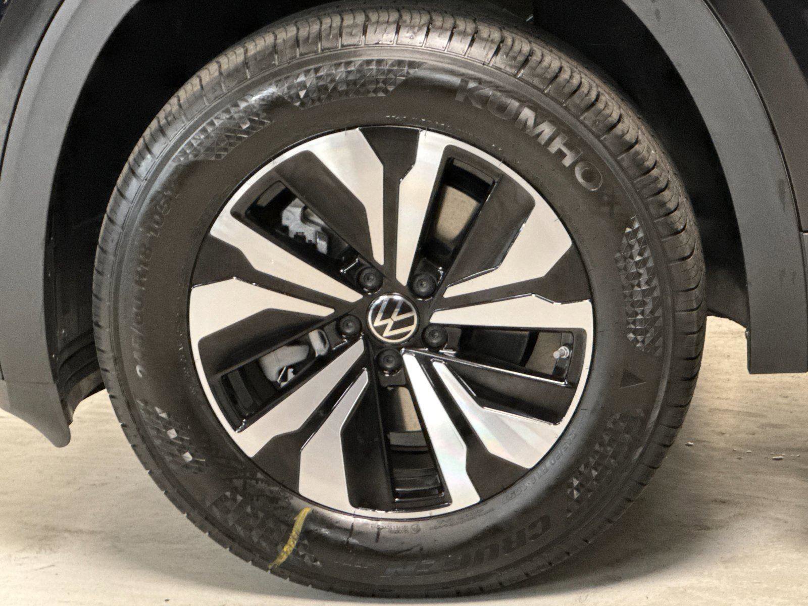 New 2026 Volkswagen Atlas SE image 25