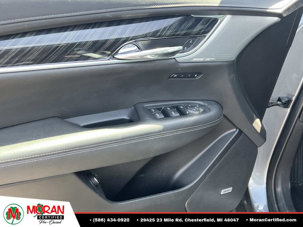 Used 2022 Cadillac XT6 Premium Luxury AWD/4WD image 16