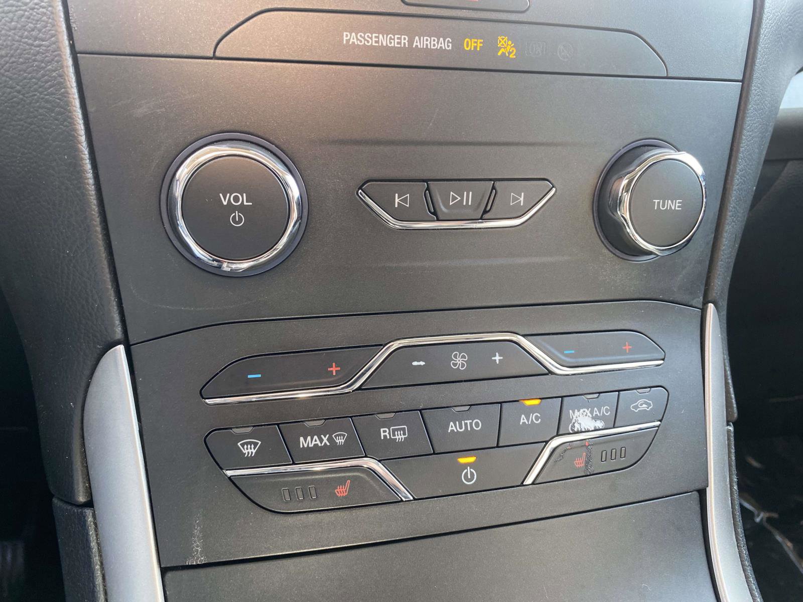Used 2020 Ford Edge SEL FWD image 26