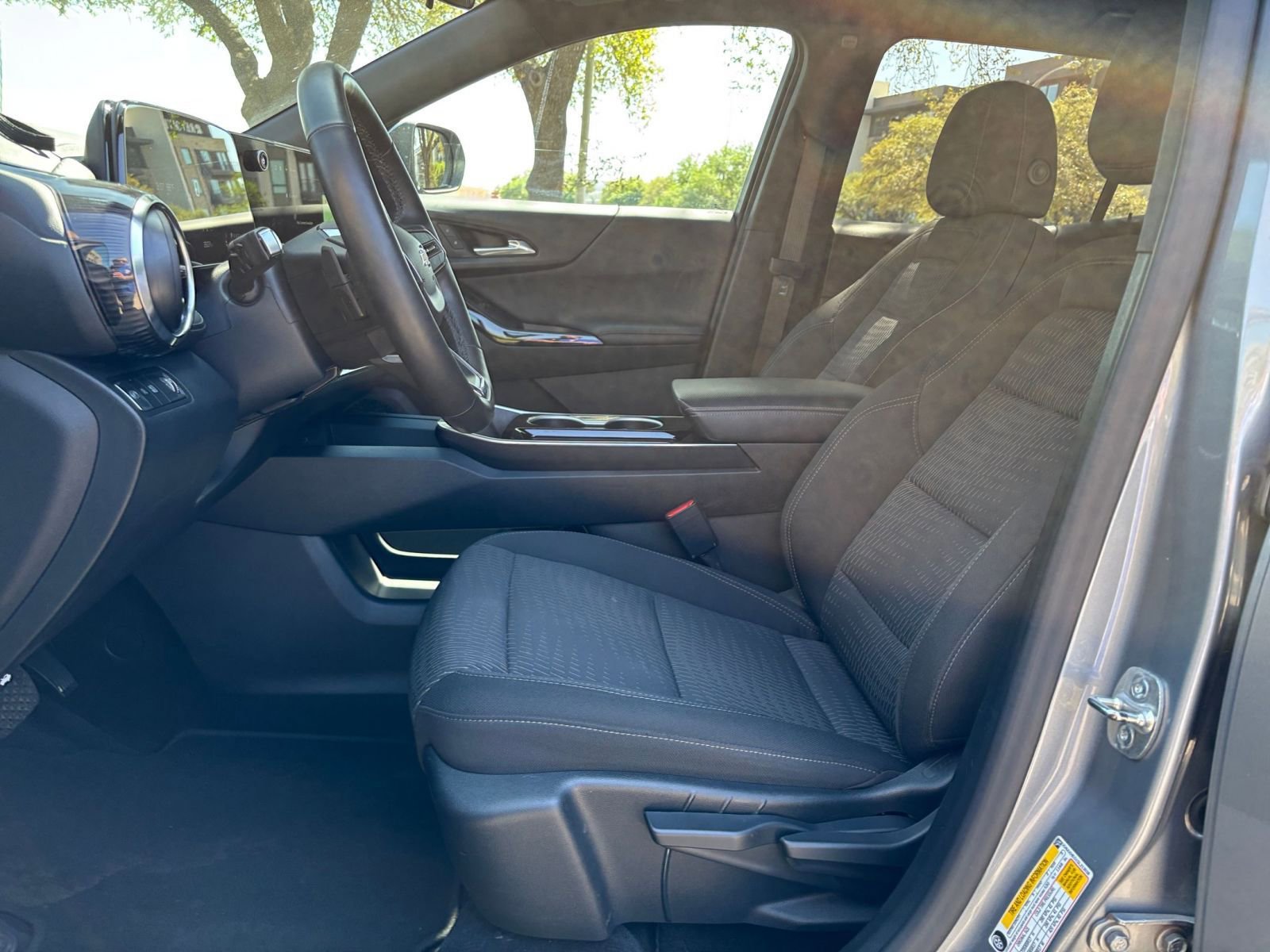 Used 2025 Chevrolet Equinox LT FWD image 22