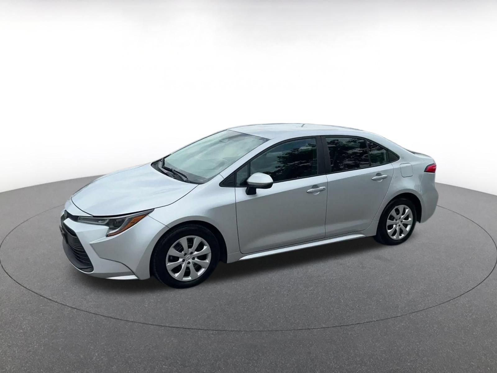 Used 2025 Toyota Corolla LE FWD image 7
