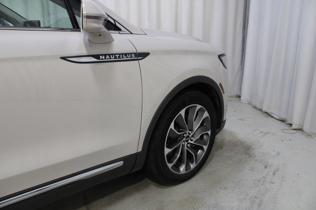 Used 2023 Lincoln Nautilus Reserve w/ Equipment Group 201A AWD/4WD image 29