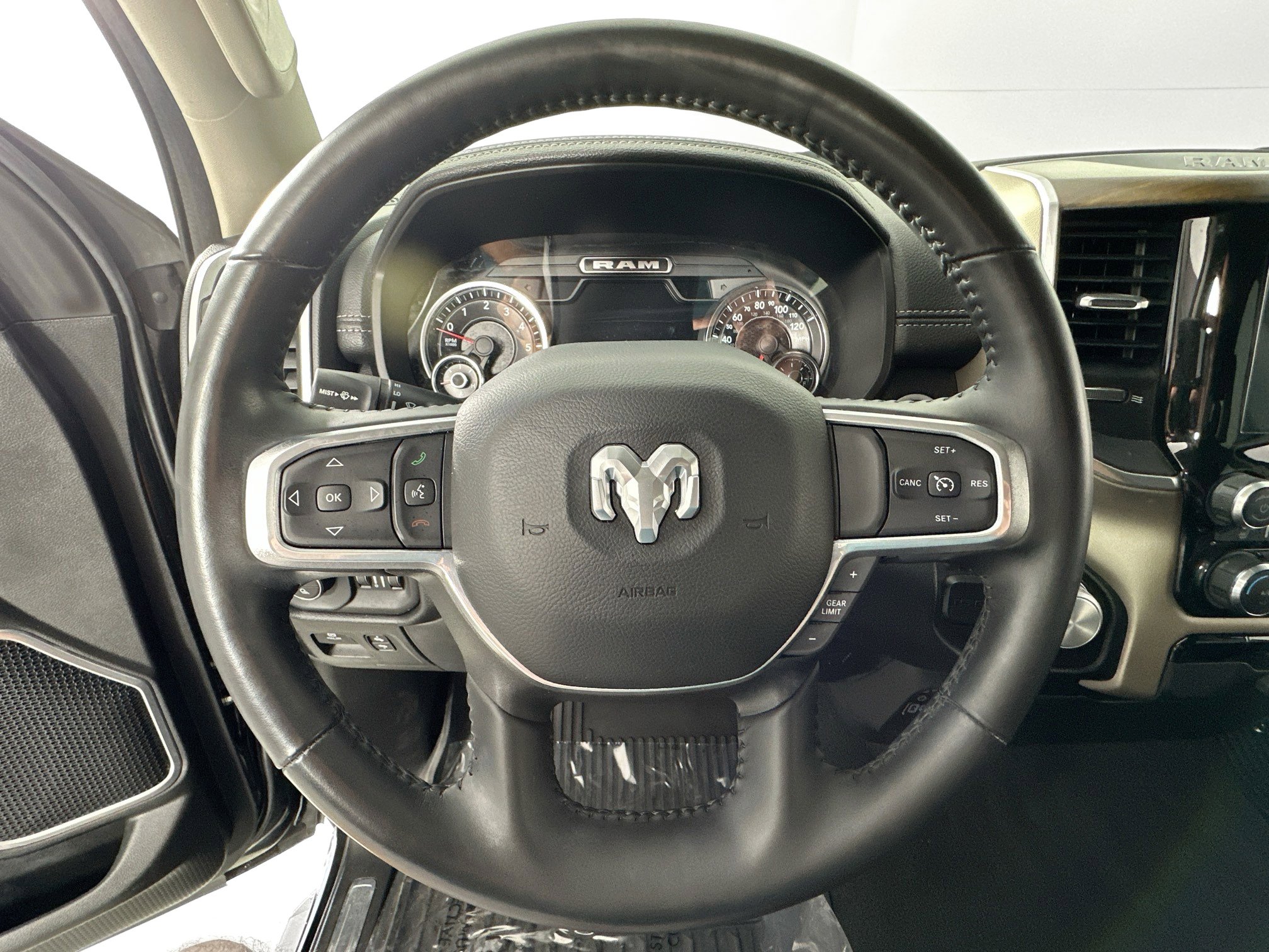 Used 2022 RAM 1500 Laramie RWD image 11