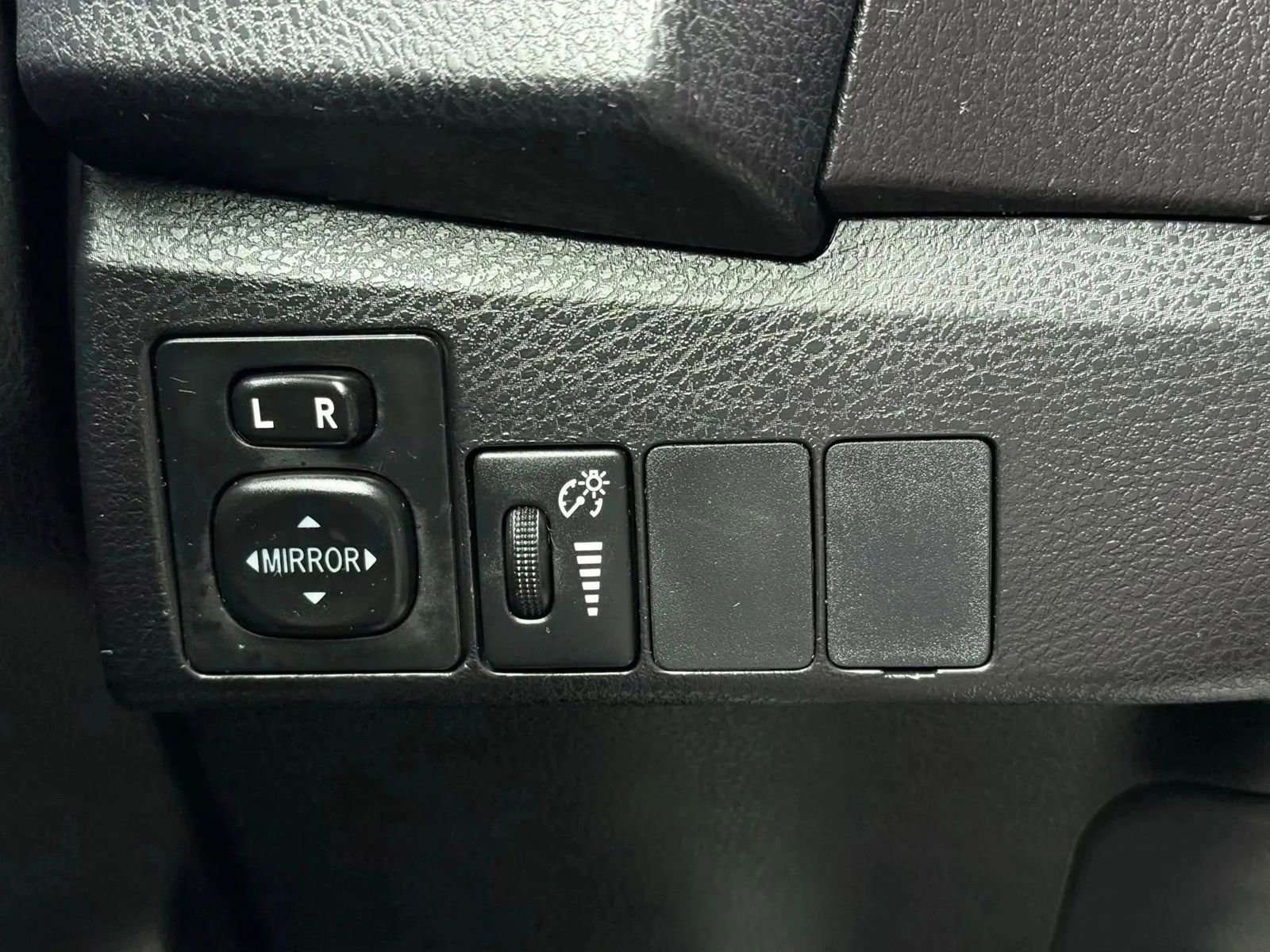 Used 2015 Toyota Corolla S image 19