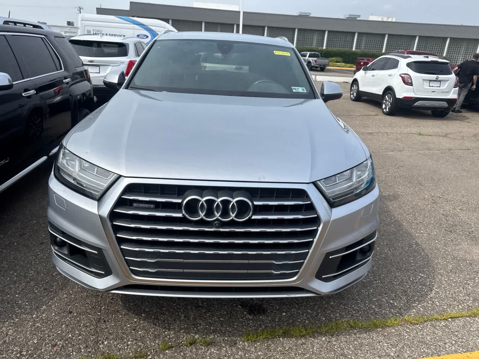 Used 2017 Audi Q7 3.0T Premium Plus w/ Premium Plus Package AWD/4WD image 4