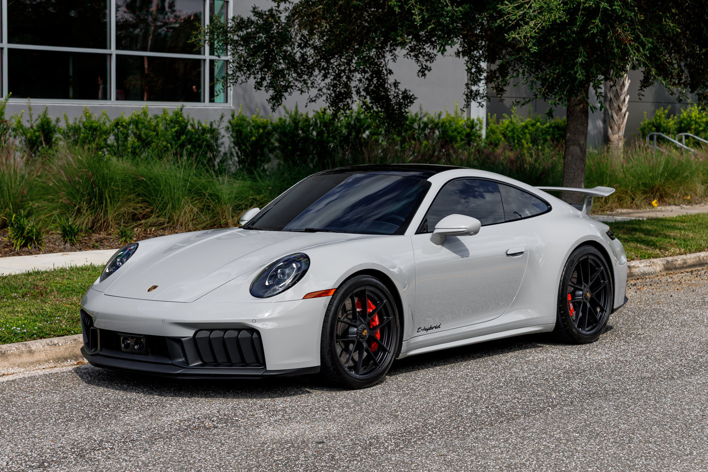 Used 2025 Porsche 911 GTS image 16