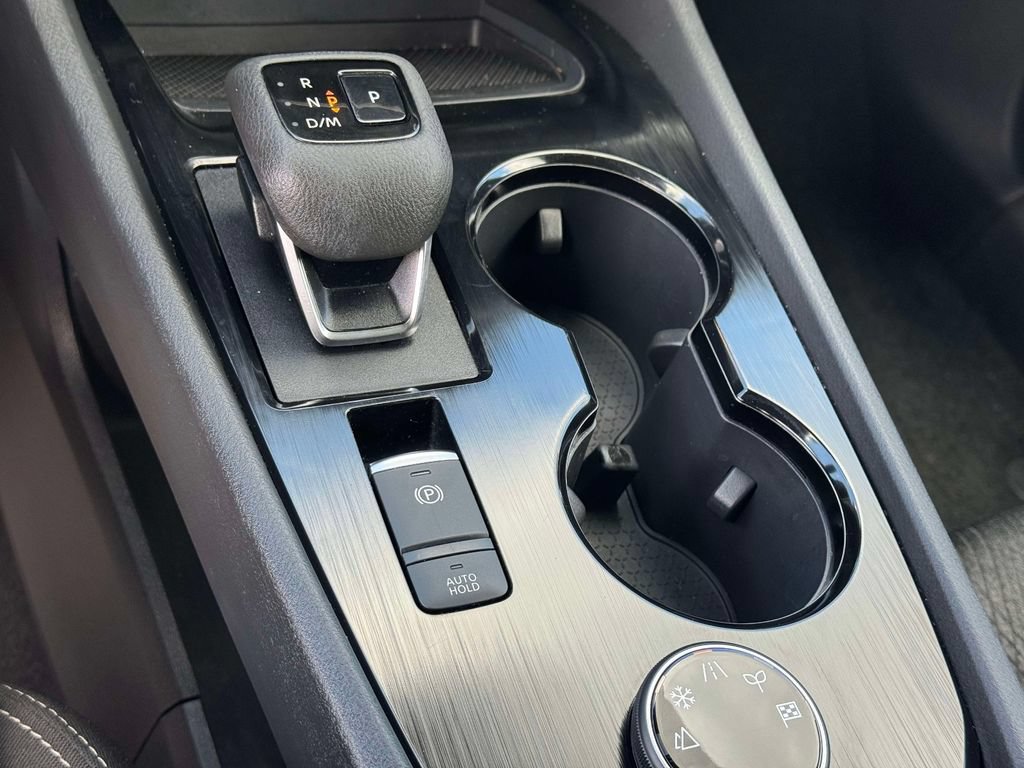 Certified 2025 Nissan Rogue SV AWD/4WD image 28