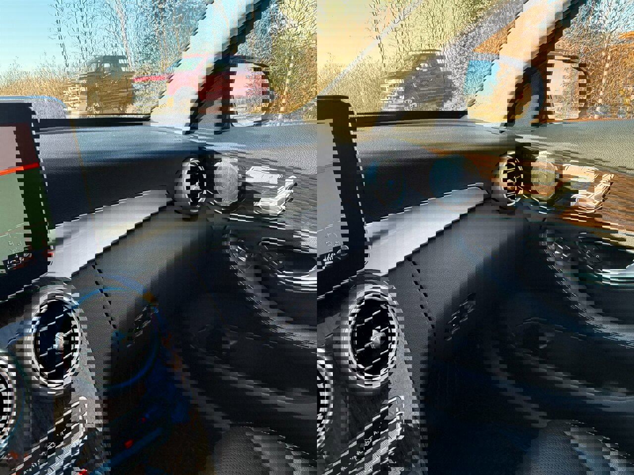 Used 2017 Mercedes-Benz C 300 4MATIC Sedan image 17