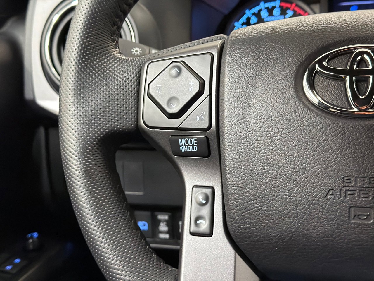 Used 2022 Toyota Tacoma TRD Off-Road image 22