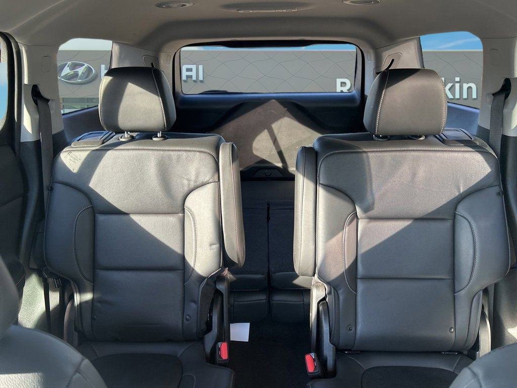 Used 2023 GMC Acadia SLT image 21