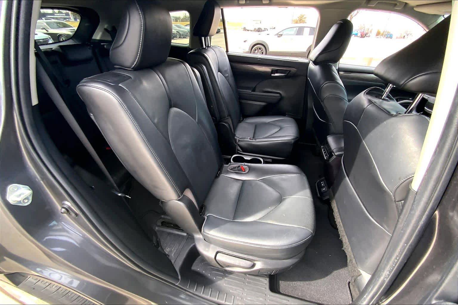 Used 2023 Toyota Highlander Limited FWD image 20