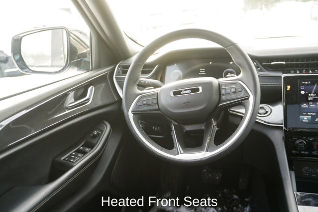 Used 2023 Jeep Grand Cherokee Altitude image 11