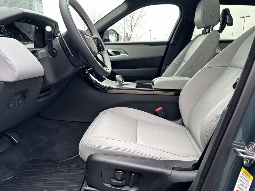 New 2026 Land Rover Range Rover Velar Dynamic SE image 19