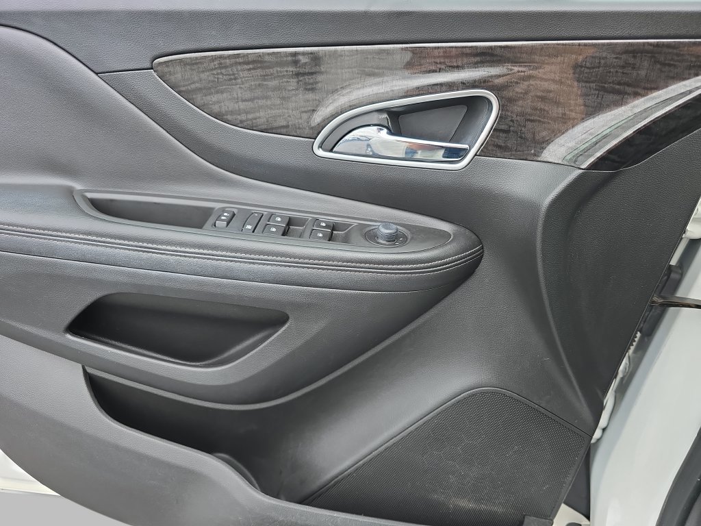 Used 2016 Buick Encore Convenience FWD image 28
