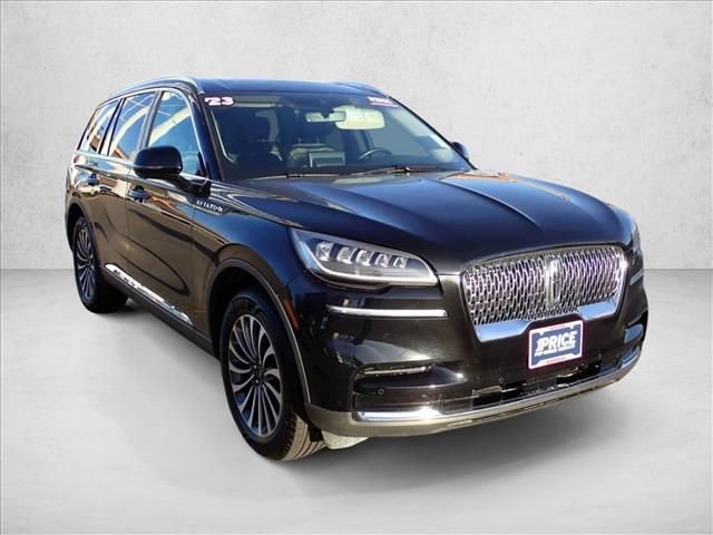 Used 2023 Lincoln Aviator Reserve AWD/4WD image 6