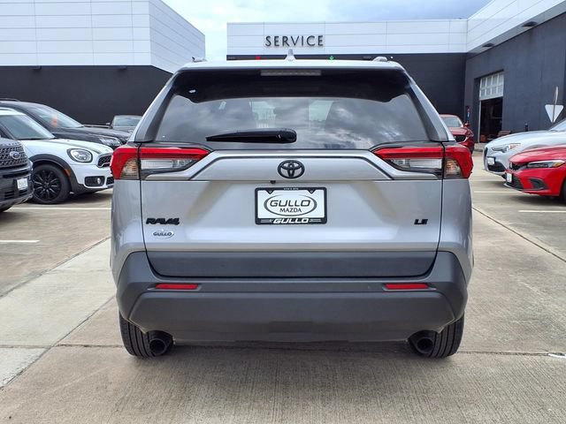 Used 2021 Toyota RAV4 LE FWD image 6