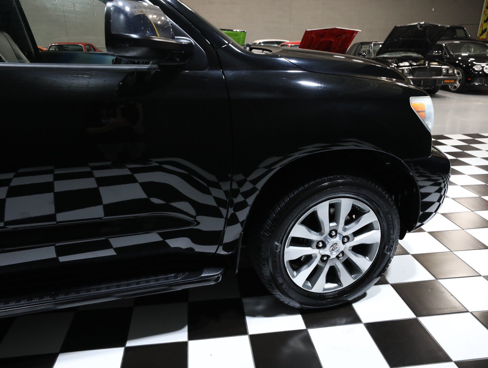 Used 2016 Toyota Sequoia Limited AWD/4WD image 15