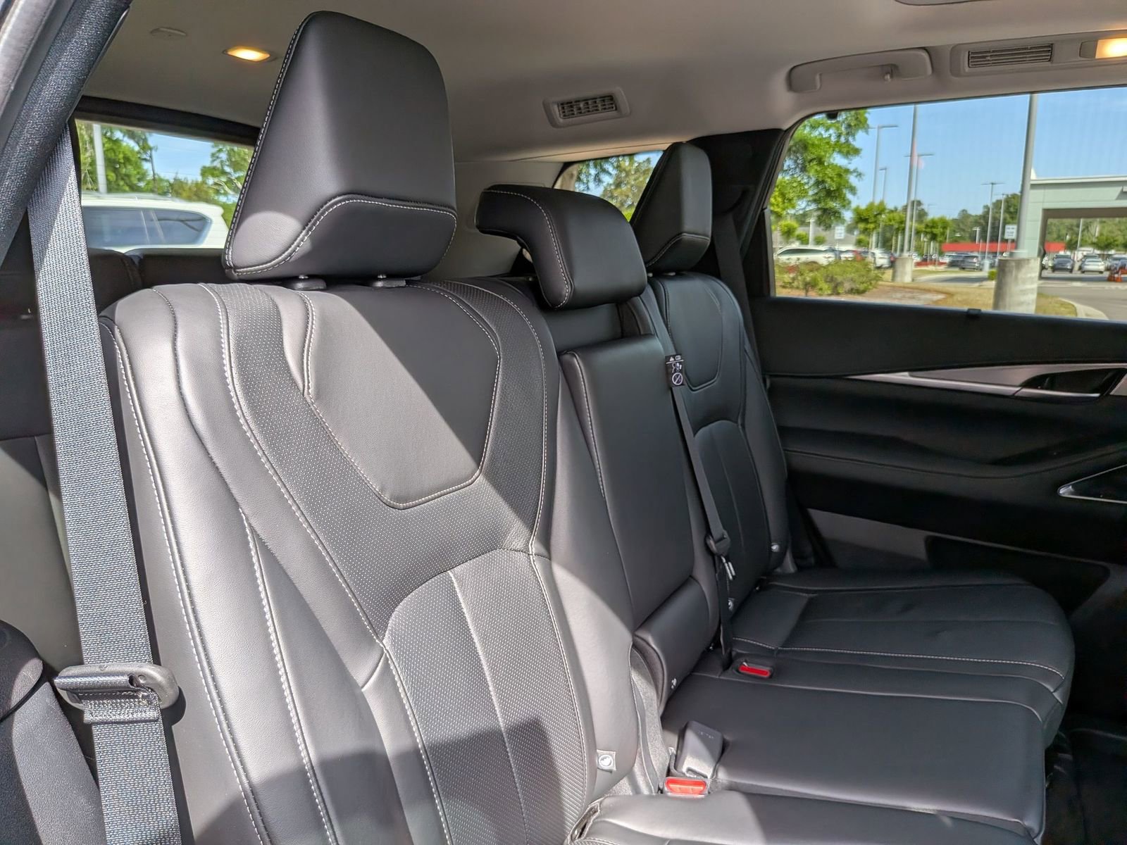 Used 2025 INFINITI QX60 Luxe AWD/4WD image 39