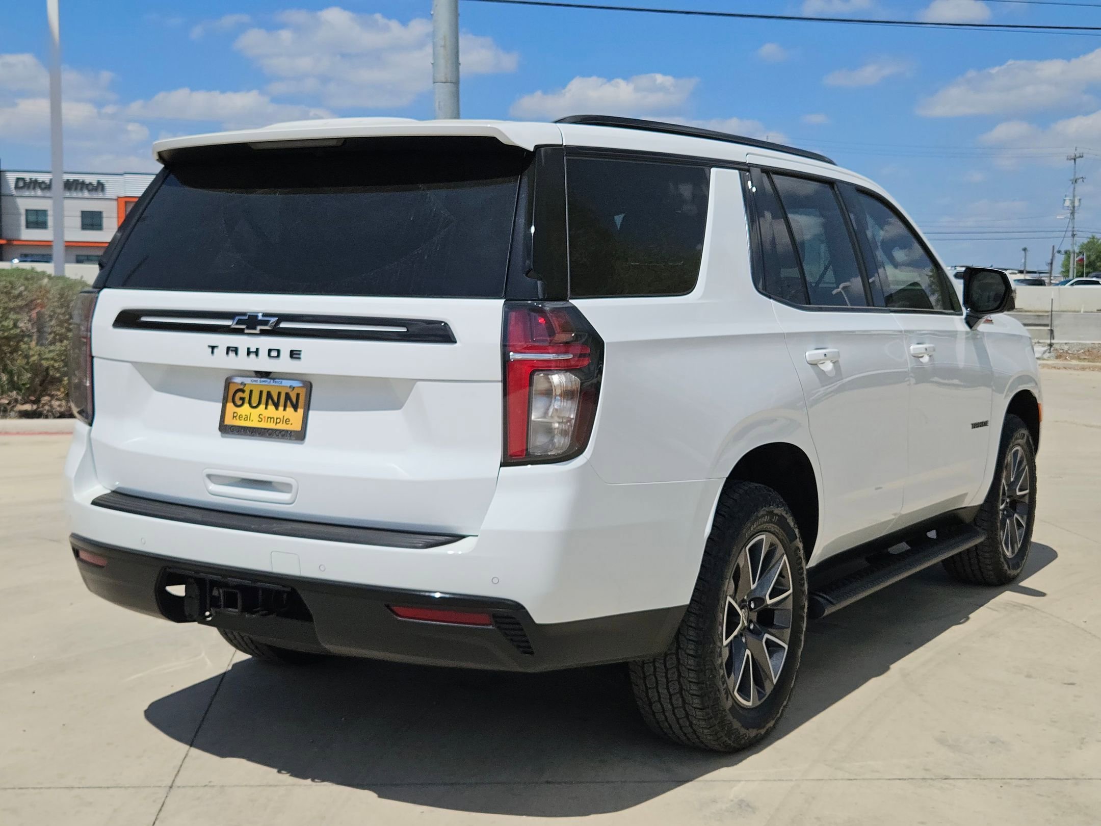 Certified 2024 Chevrolet Tahoe Z71 w/ Luxury Package image 3