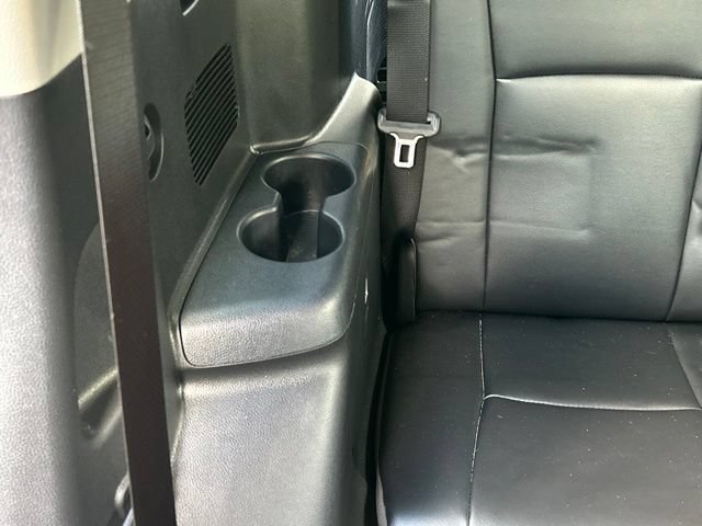 Used 2022 Toyota Highlander XLE AWD/4WD image 56