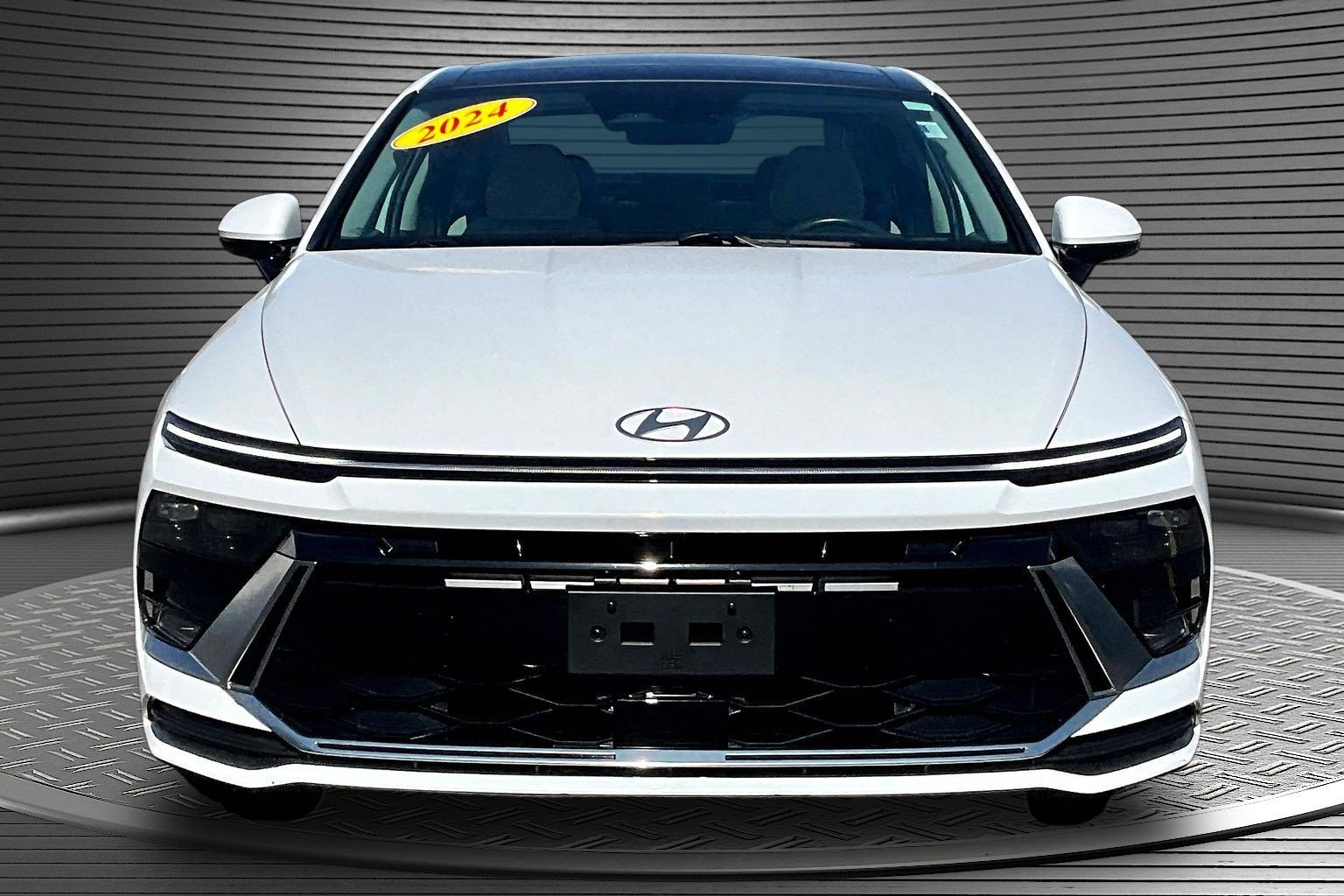 Used 2024 Hyundai Sonata SEL w/ Convenience Package FWD image 2