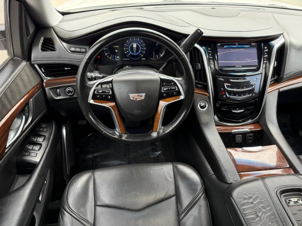 Used 2017 Cadillac Escalade Luxury image 23