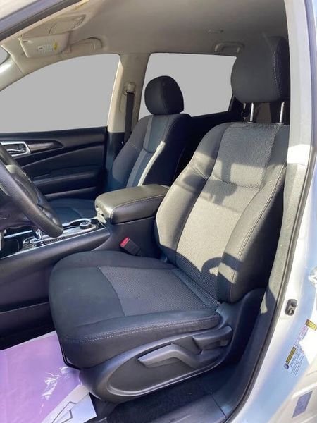 Used 2019 Nissan Pathfinder S image 27