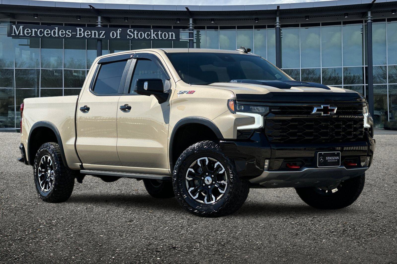 Used 2022 Chevrolet Silverado 1500 ZR2 image 2