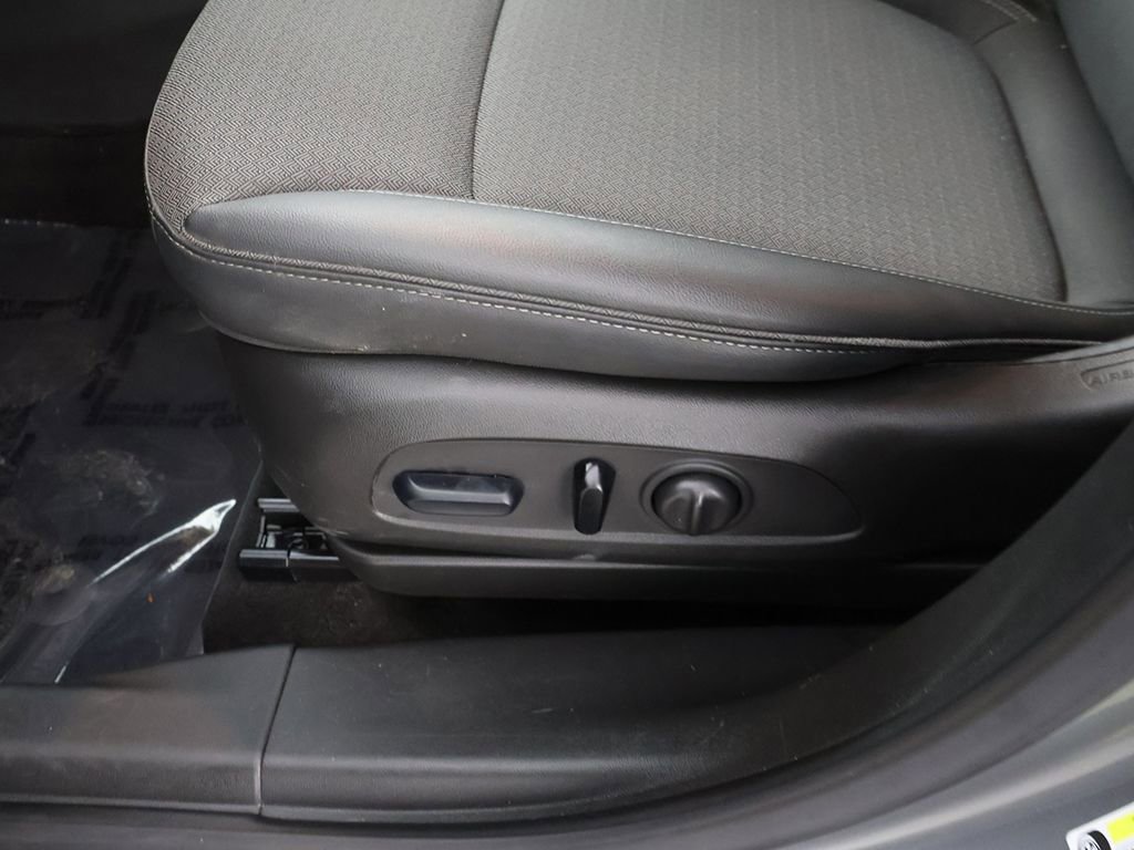 Used 2023 Buick Encore GX Select w/ Safety Package II image 29