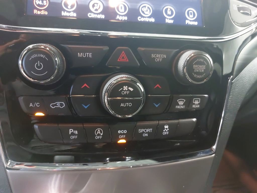 Used 2019 Jeep Grand Cherokee Altitude AWD/4WD image 20