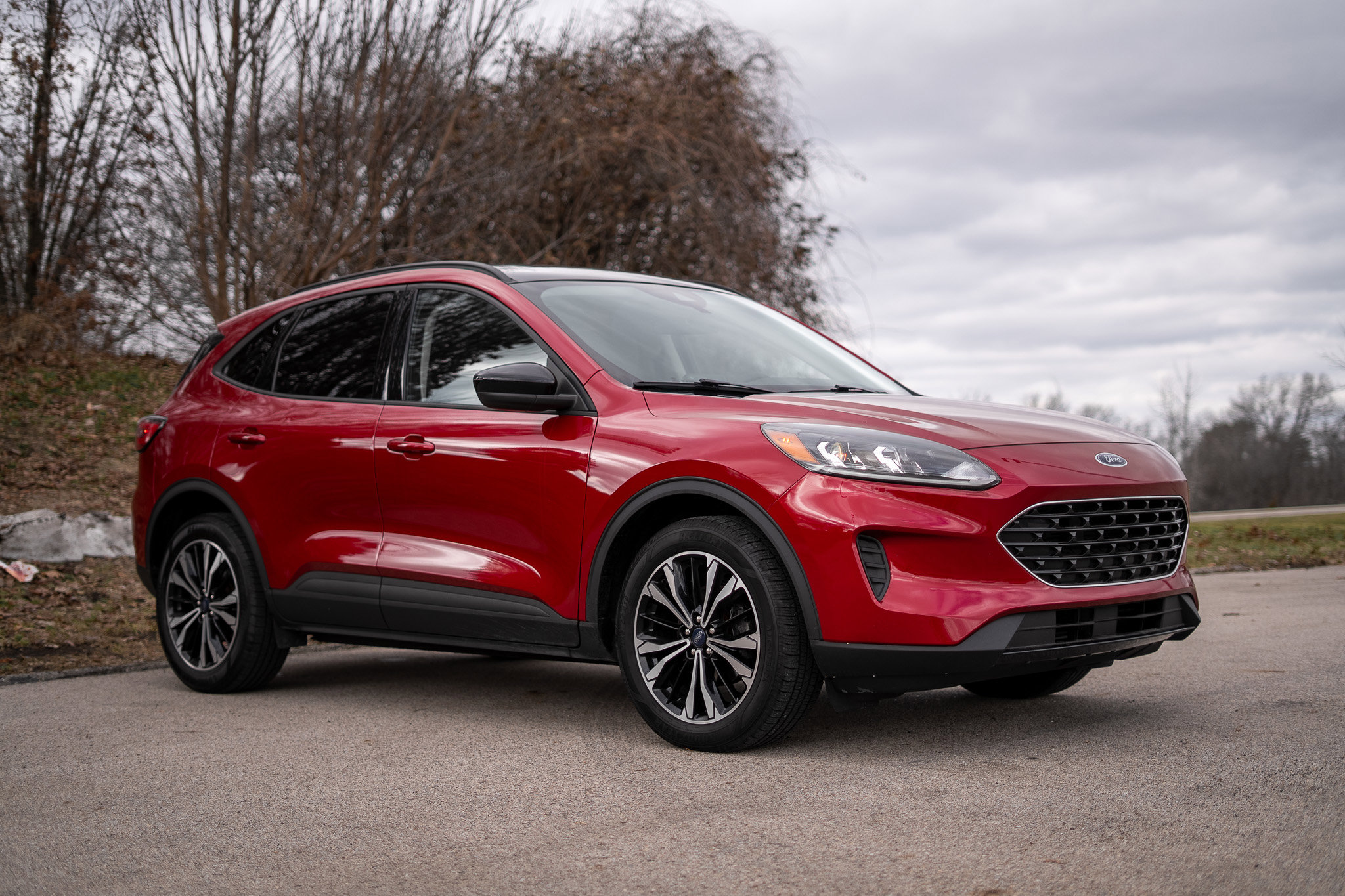 Used 2022 Ford Escape SE w/ SE Sport Appearance Package image 4