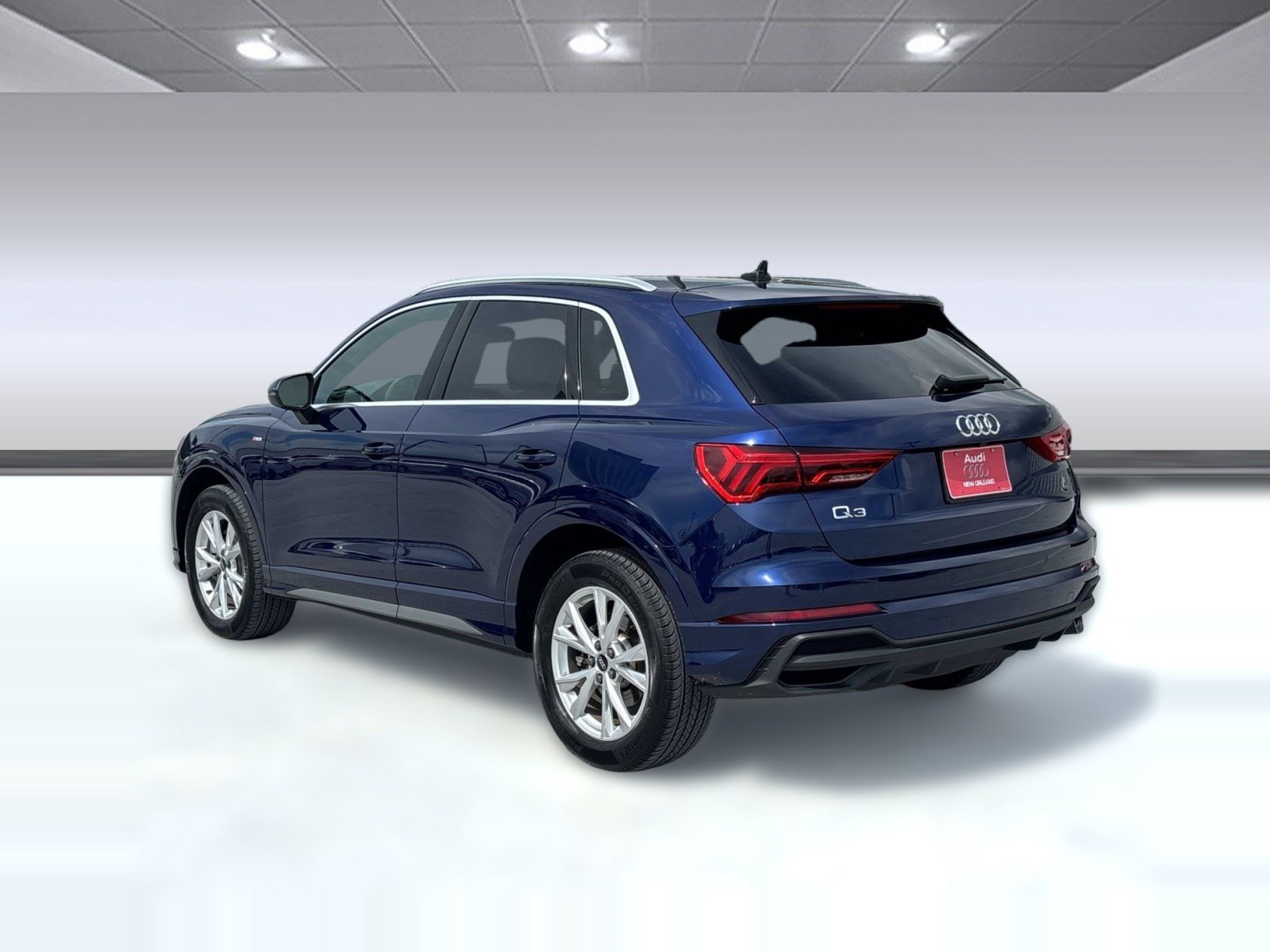 Certified 2025 Audi Q3 2.0T Premium AWD/4WD image 3
