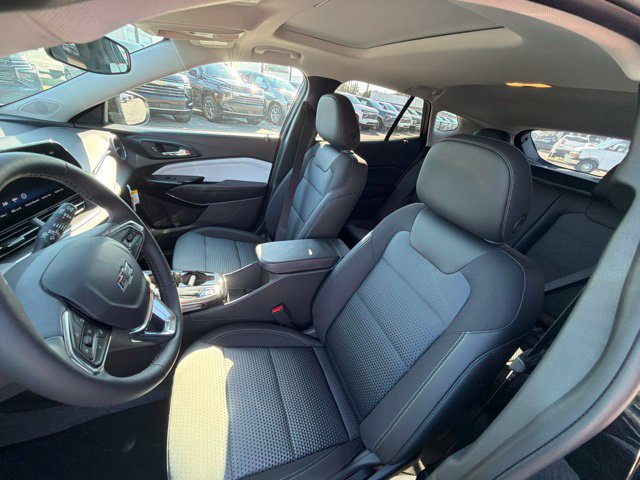New 2026 Chevrolet Trax LT w/ Sunroof Package FWD image 33