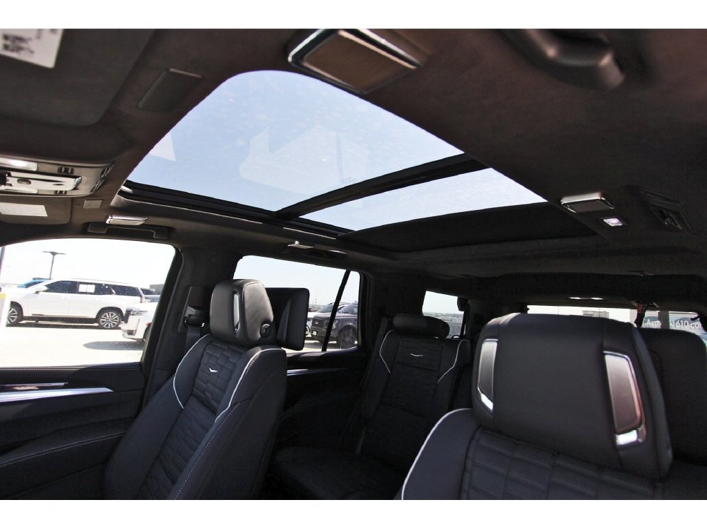 New 2027 Cadillac Escalade Platinum Sport w/ LPO, ONYX Package AWD/4WD image 24
