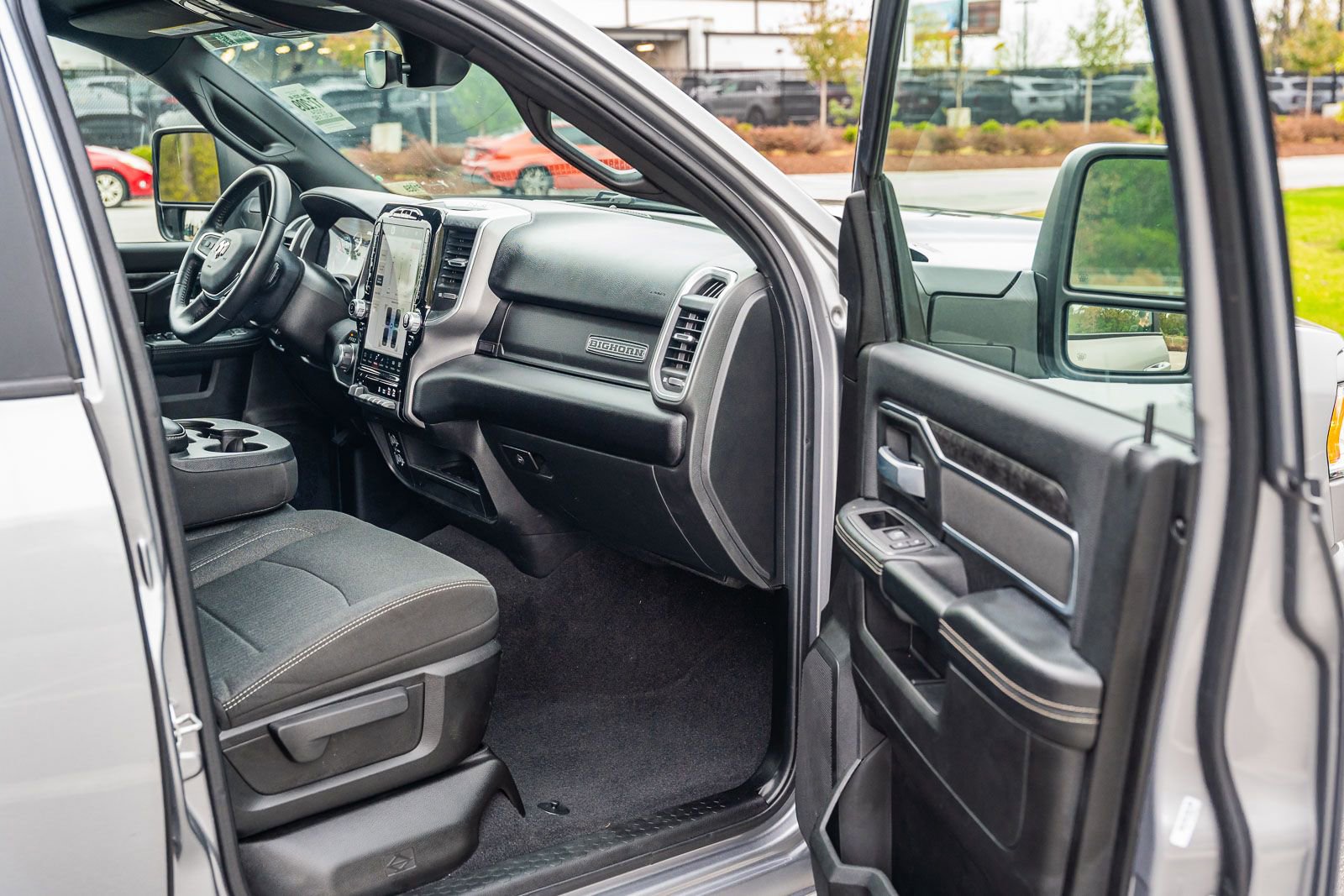 Used 2024 RAM 2500 Big Horn w/ Sport Appearance Package image 10