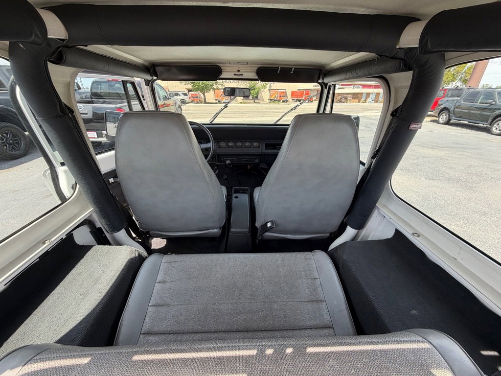 Used 1995 Jeep Wrangler Rio Grande AWD/4WD image 10