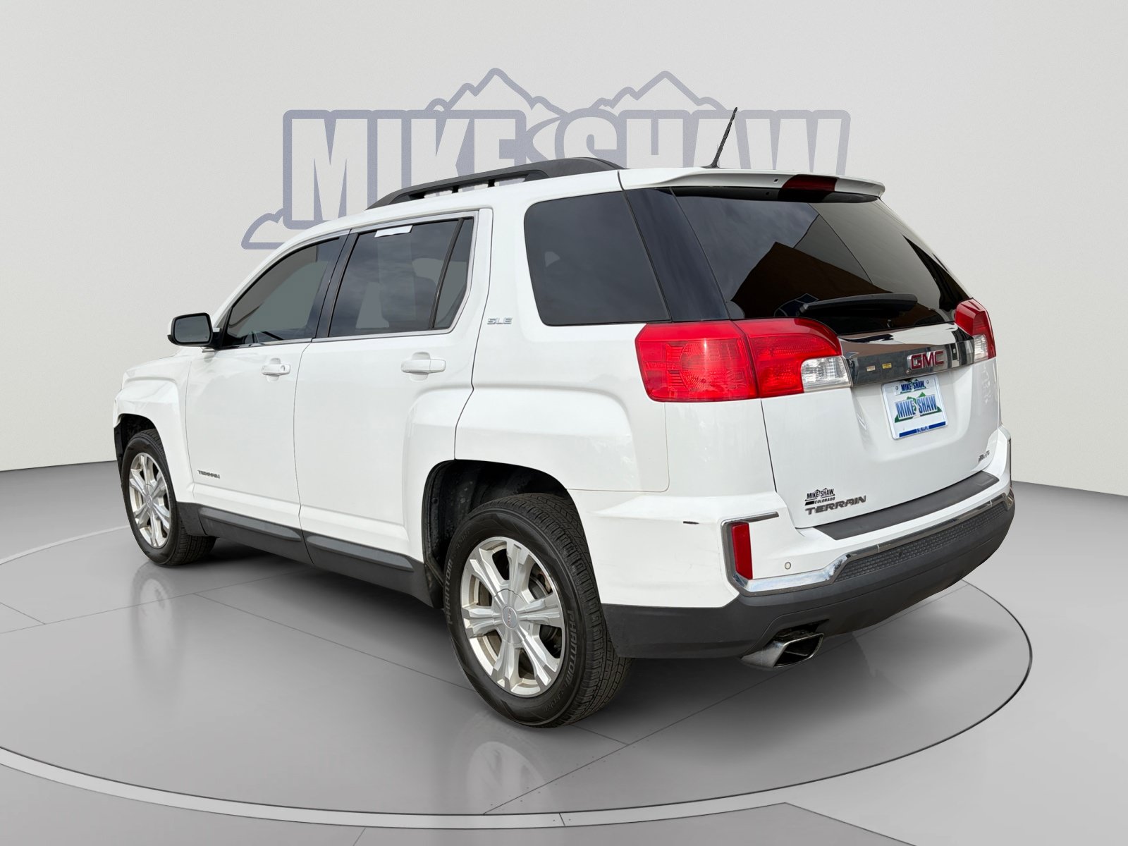 Used 2017 GMC Terrain SLE w/ Driver Alert Package I AWD/4WD image 3