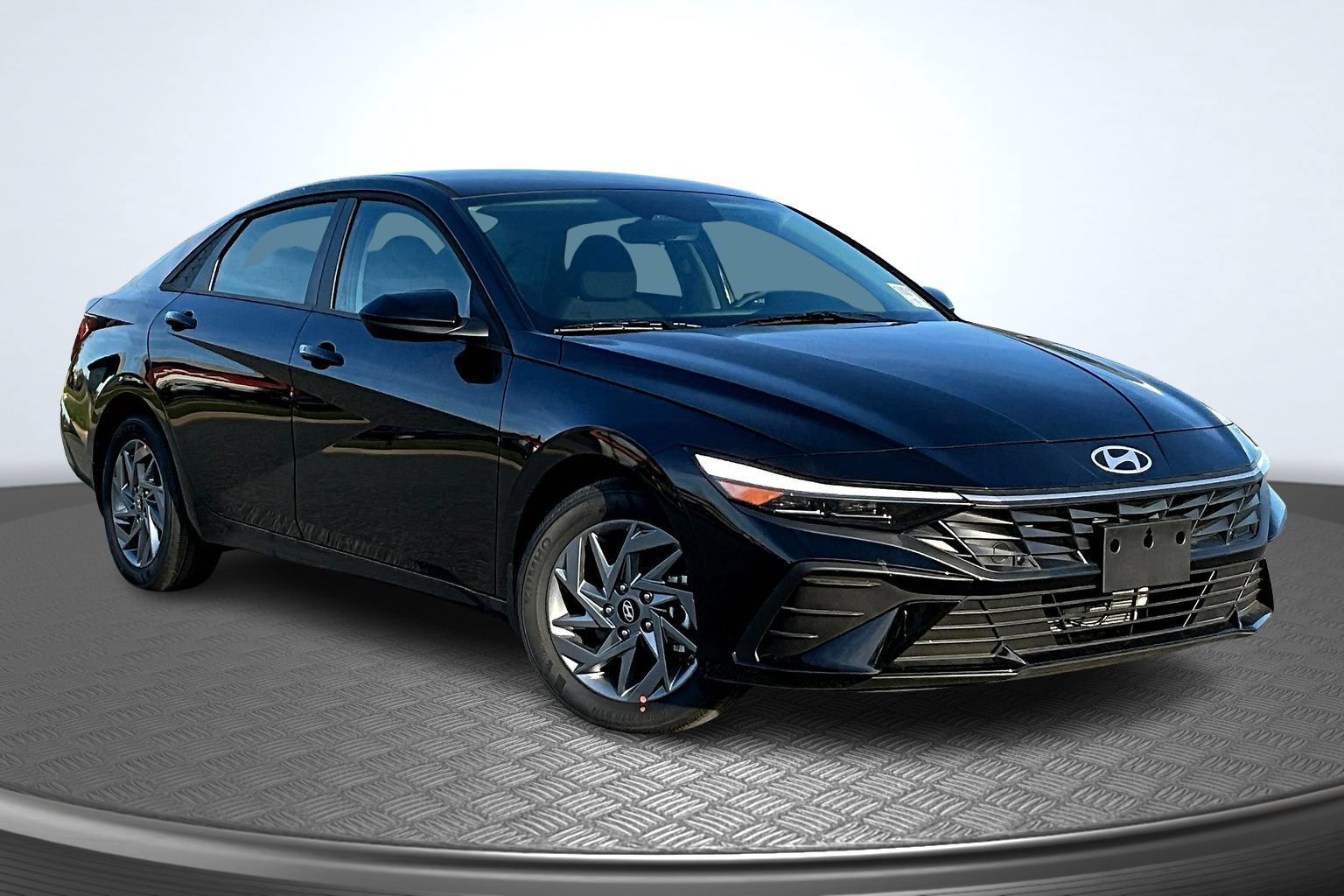 New 2026 Hyundai Elantra Hybrid FWD image 3