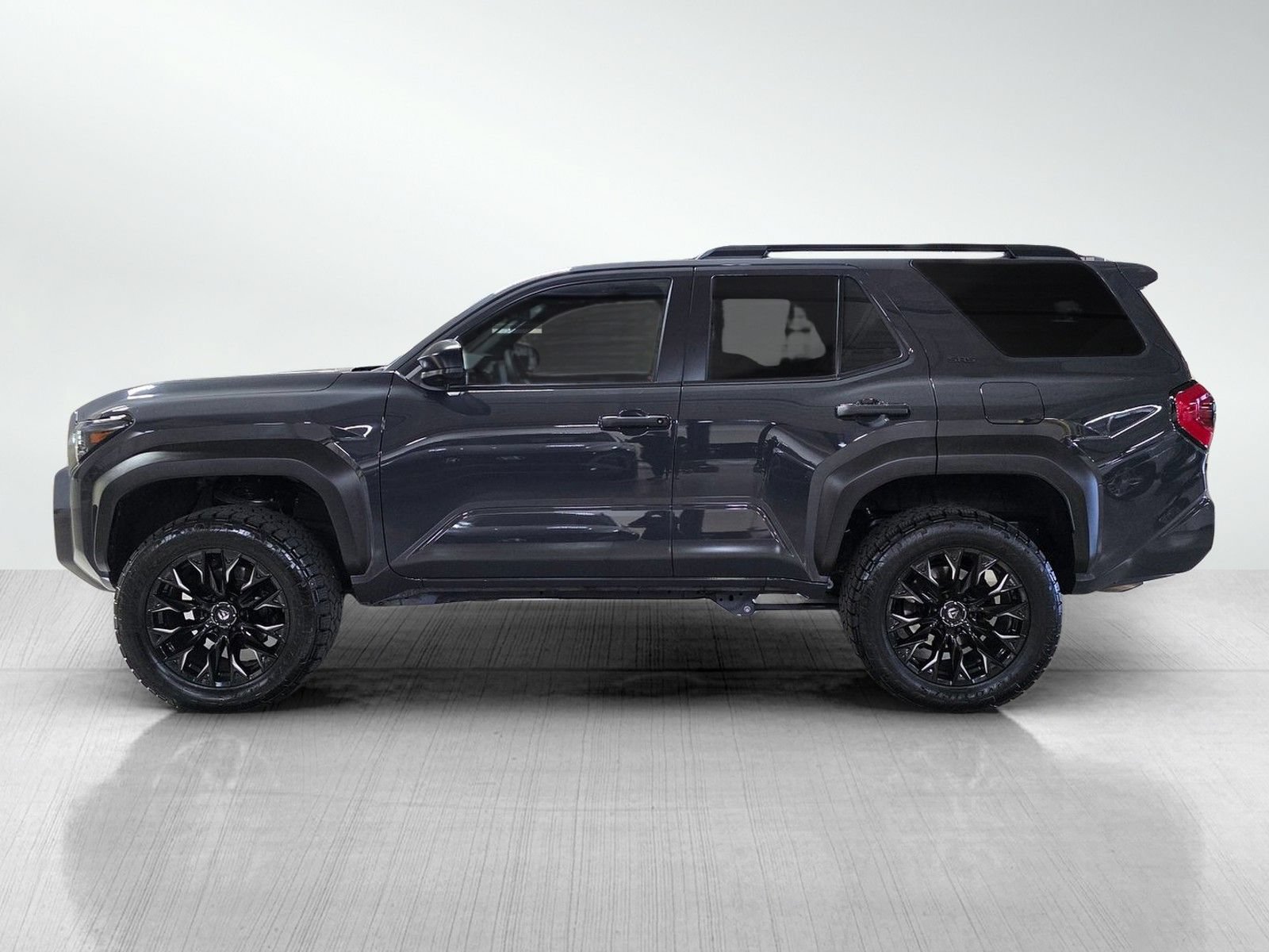 Used 2025 Toyota 4Runner SR5 AWD/4WD image 4