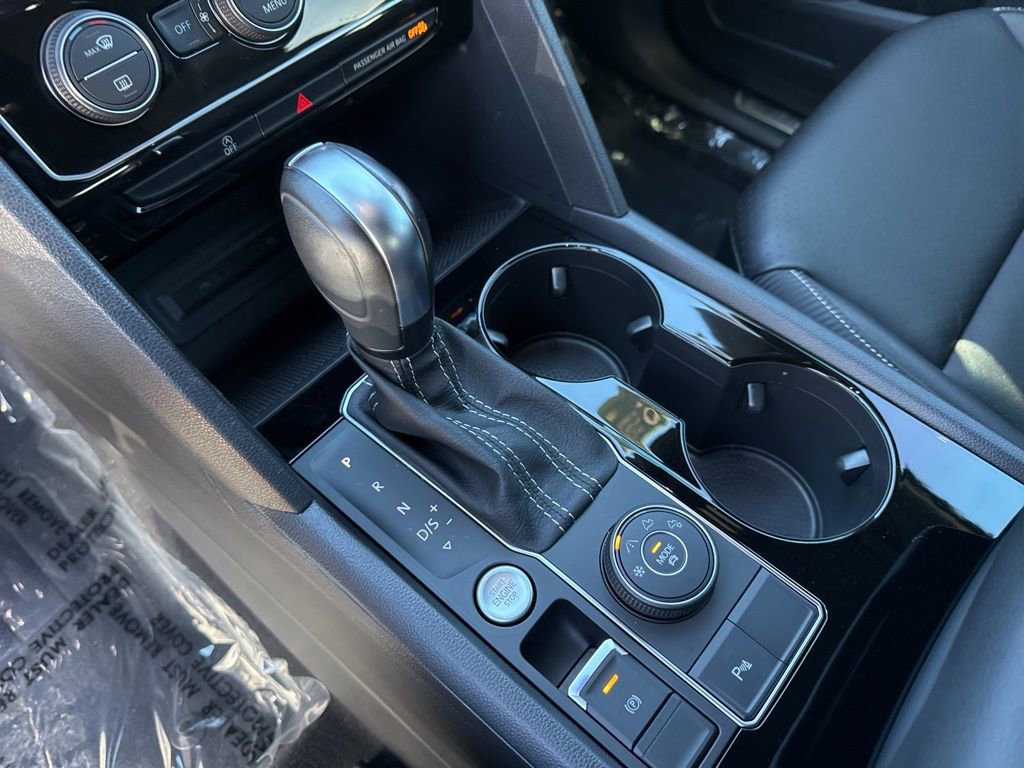 Certified 2022 Volkswagen Atlas Cross Sport SE image 22