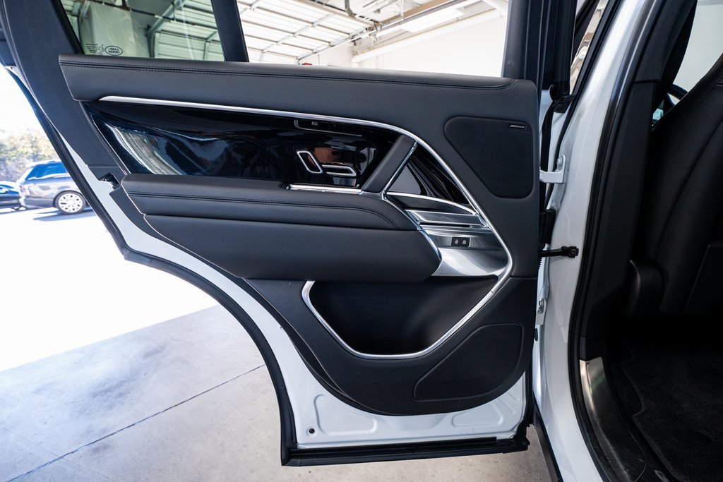 Used 2023 Land Rover Range Rover SE image 53